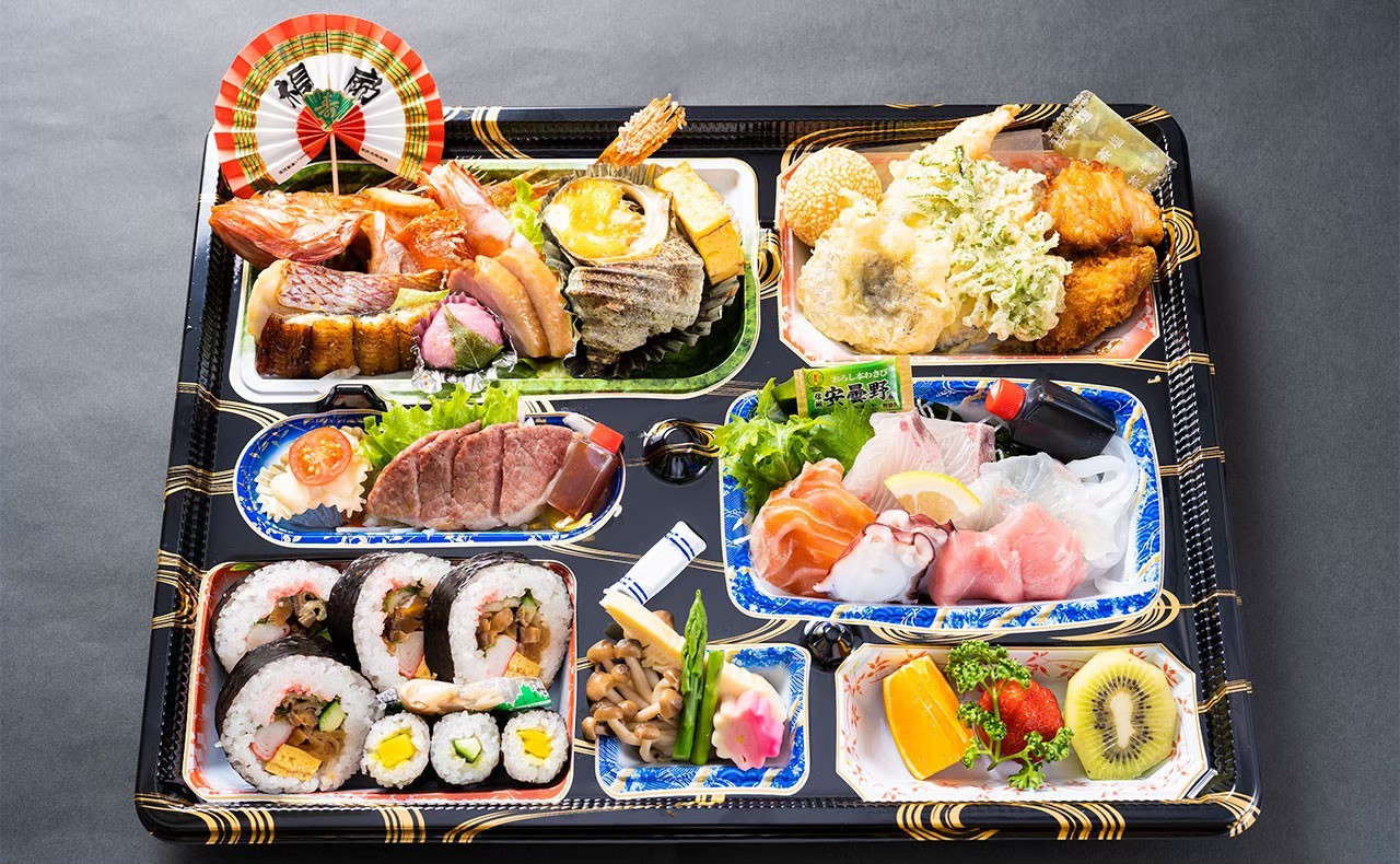 仕出しの折詰料理